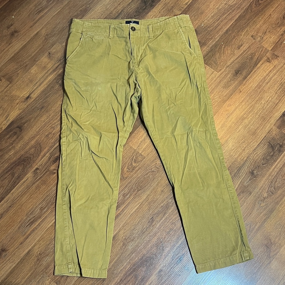 AE - Classic Men's Khaki Chinos - 36